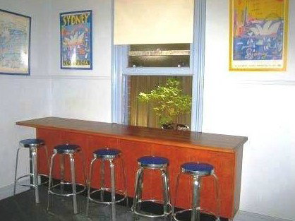 Blue Parrot Backpackers - Tourism Caloundra 2