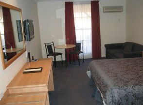Bushmans Motor Inn - Tourism Caloundra 4