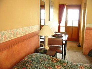 Milton Village Motel - Tourism Caloundra 1