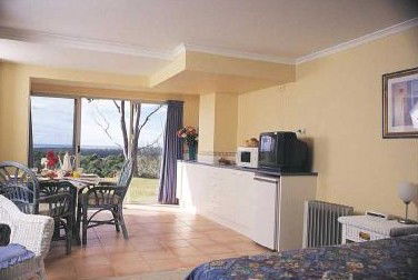 Milton Village Motel - Tourism Caloundra 3