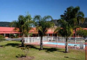 Gloucester Country Lodge - Tourism Caloundra 0