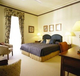 Royal Exchange Hotel - Tourism Caloundra 2