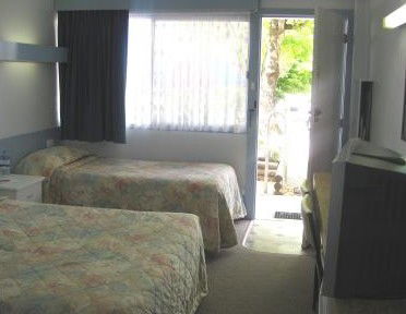 Best Western Motel Farrington - Tourism Caloundra 1