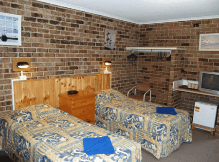 Acacia Snowy Motel - Tourism Caloundra 1