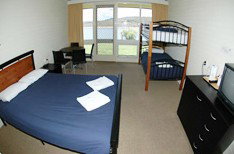 Lake Jindabyne Hotel Motel - Tourism Caloundra 0