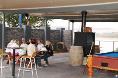 Lake Jindabyne Hotel Motel - Tourism Caloundra 1