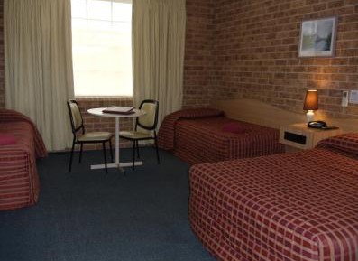 Town And Country Motor Inn Tamworth - Tourism Caloundra 2