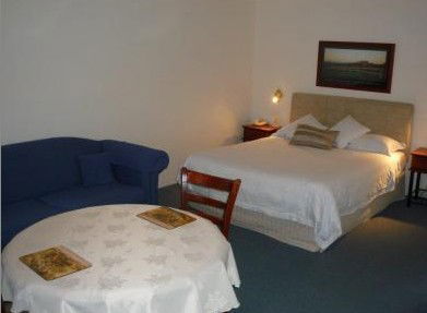 Kinross Inn Cooma - Tourism Caloundra 2