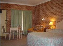 Country Gardens Motor Inn - Tourism Caloundra 1