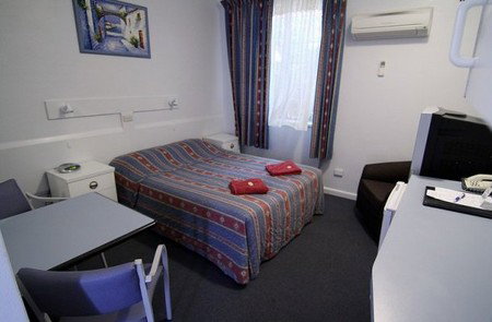 Amber Motel - Tourism Caloundra 3