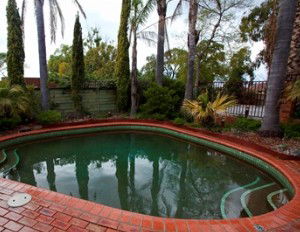 Bell Motor Inn - Tourism Caloundra 1