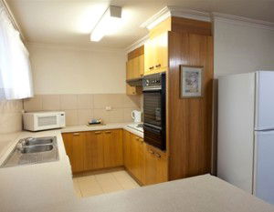 Bell Motor Inn - Tourism Caloundra 3