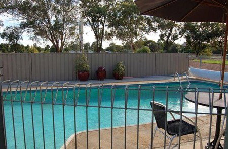 Mia Motel - Tourism Caloundra 0