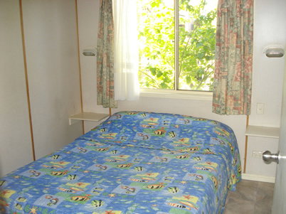Paradise Park Cabins - Tourism Caloundra 1