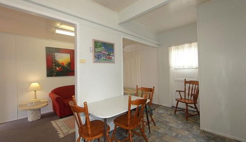 Pacific Sun Motor Inn - Tourism Caloundra 0