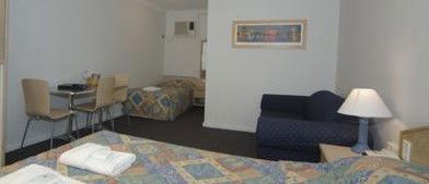 Caravilla Motel - Tourism Caloundra 1