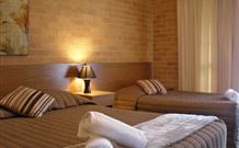 White Lanterns Motel - Armidale - Tourism Caloundra 0