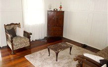 Paul Readers Yellow Haus - Tourism Caloundra 2