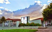 Countryman Motor Inn - Tourism Caloundra 0