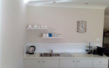 Elm Tree Cottage - Tourism Caloundra 0