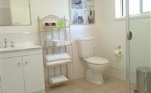 Elm Tree Cottage - Tourism Caloundra 3