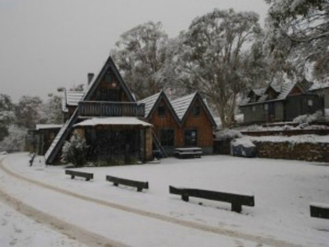 Habitat Chalet - Tourism Caloundra 0