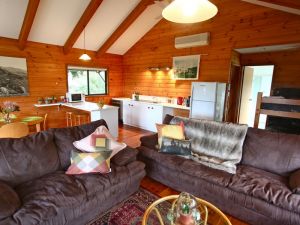 Siver Cabin - Tourism Caloundra 7