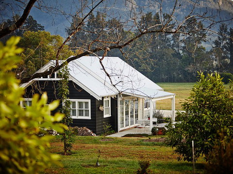 Cottonwood Cottage - Tourism Caloundra 2