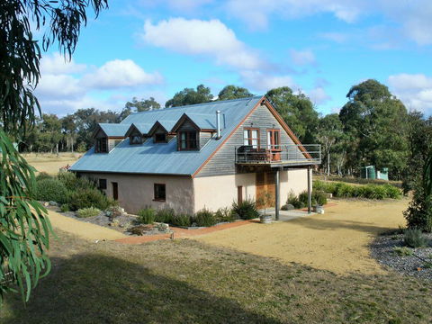 Yarralaw Springs Wines Vine Loft Bed And Breakfast - Tourism Caloundra 8