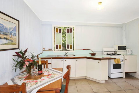 Noosa Avalon Farm Cottages - Tourism Caloundra 13