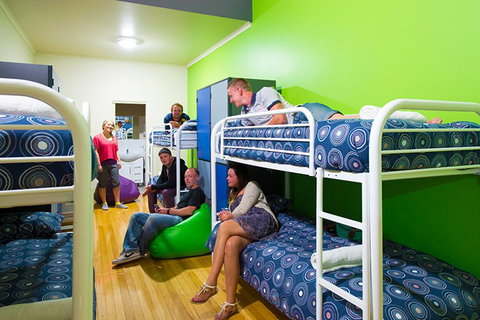 Port Lincoln YHA - Tourism Caloundra 3
