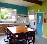 Coles Bay - Esplanade YHA - Tourism Caloundra