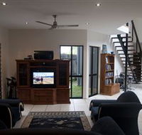 Dolphin Beach House - Tourism Caloundra
