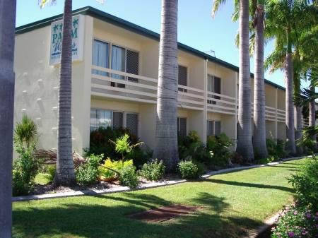 Palm Waters Villa - Tourism Caloundra 0