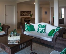 Tranquil Views Bed And Breakfast - Tourism Caloundra 2