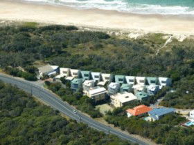 Castaway Cove Resort Noosa - Tourism Caloundra 0