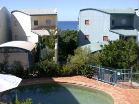Castaway Cove Resort Noosa - Tourism Caloundra 1