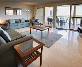 On The River Holiday Apartments - Tourism Caloundra 2