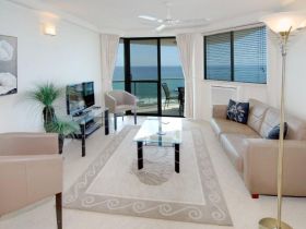 Malibu Resort - Tourism Caloundra 1