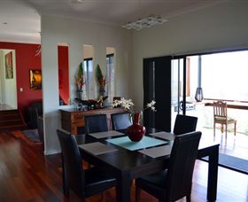The Mountain View Retreat - Tourism Caloundra 1