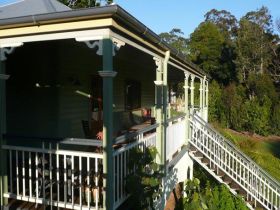 The Sanctuary Springbrook. Guest House / Cottage - Tourism Caloundra 0