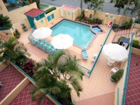 Paradise Isles - Tourism Caloundra 1