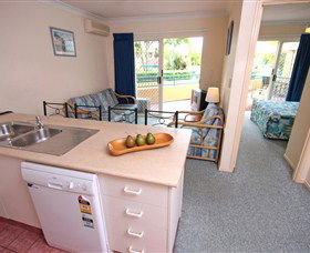 Paradise Isles - Tourism Caloundra 3