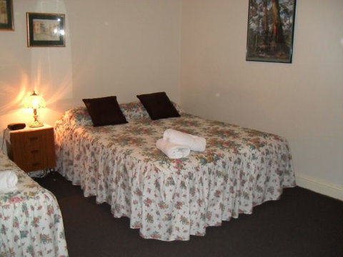 Aaron Cottage - Tourism Caloundra 2