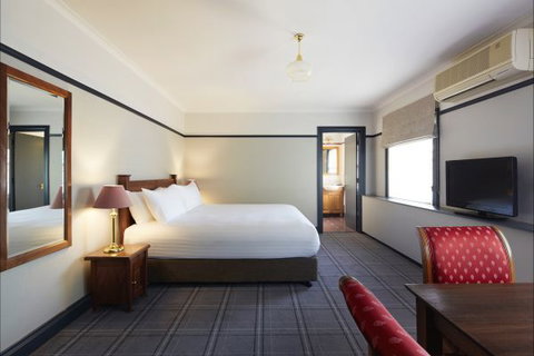 Brassey Hotel - Tourism Caloundra 8