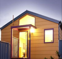 Canberra Studio Q Apartments - Tourism Caloundra