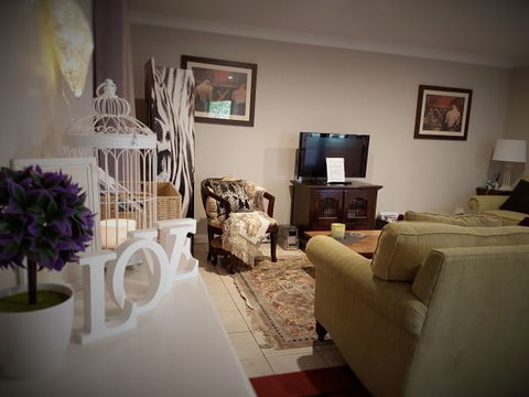 Huntington Cottage - Tourism Caloundra 2