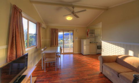Inland Waters Holiday Parks Lake Glenbawn - Tourism Caloundra 9