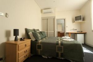 Tommys Tavern  - Tourism Caloundra 0