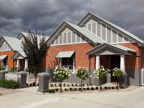 William Cottages - Tourism Caloundra 0